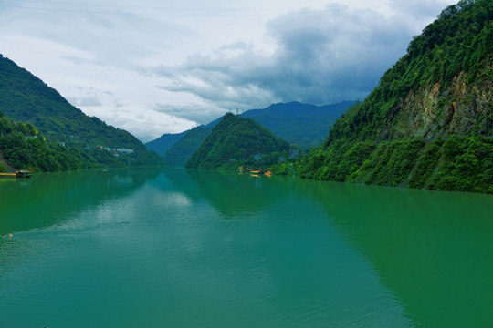 任河风光