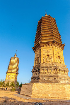 辽宁锦州北镇崇兴寺双塔