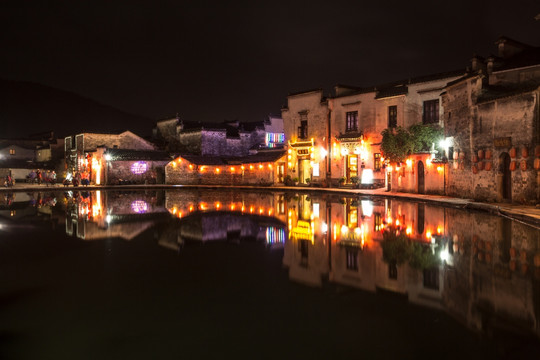 宏村月沼夜景