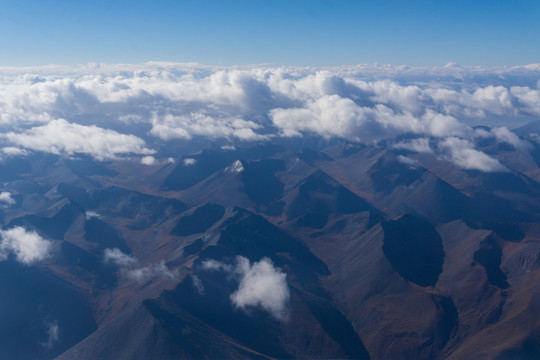 拉萨机场降落前航拍青藏高原