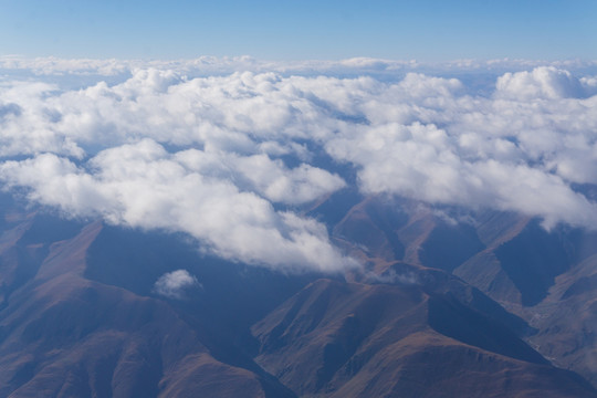拉萨机场降落前航拍青藏高原