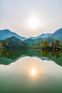 山水画淄博云水瑶景区秋天风景