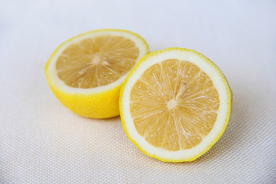 静物青柠檬