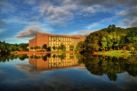 北京师范大学珠海校区乐育湖