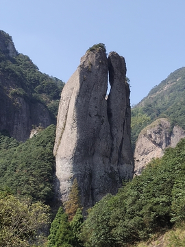 奇峰怪石