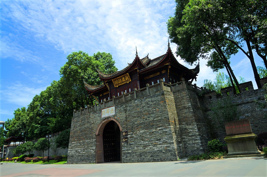 新都桂湖古城墙