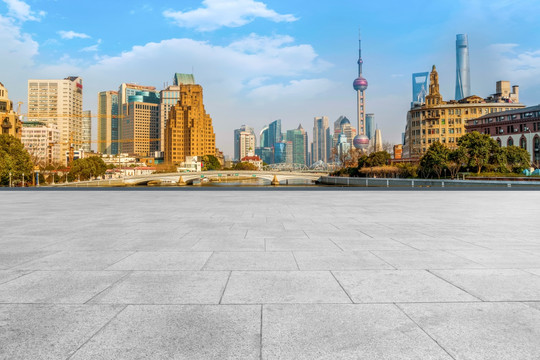 上海摩天大楼和地砖路面天际线