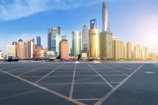 道路地面和陸家嘴金融區(qū)
