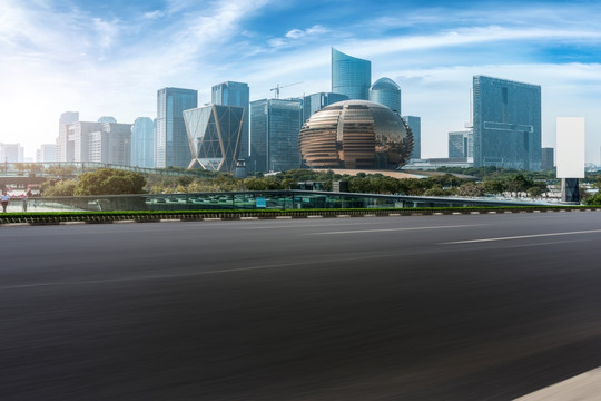 沥青路面和杭州现代建筑群天际线