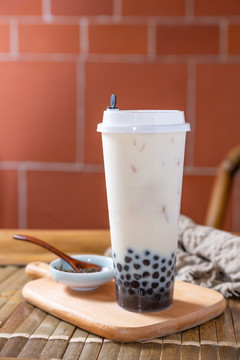 珍珠四季春奶茶