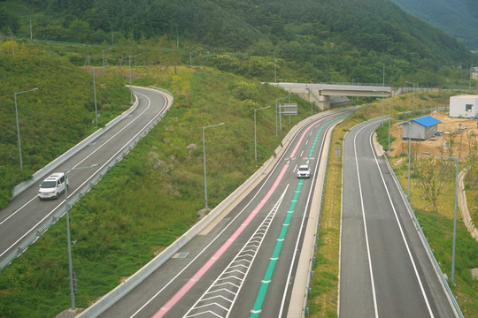 韩国江原道地区岭东高速公路