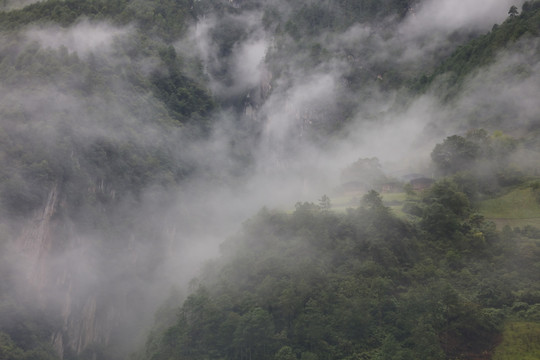 怒江两岸