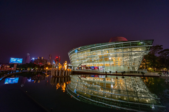 东莞玉兰大剧院夜景