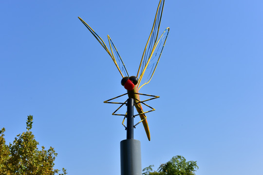 蜻蜓雕塑