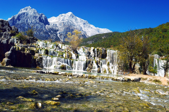 玉龙山雪山