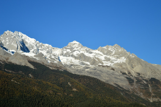 玉龙山雪山