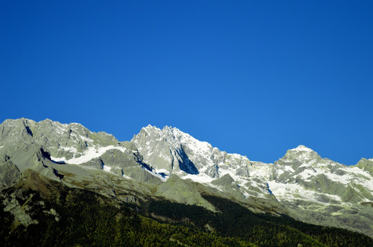 玉龙山雪山