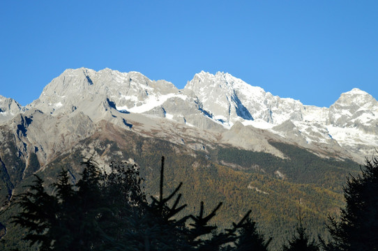 玉龙山雪山