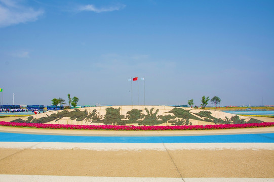 锦州世博园标志性建筑雕刻墙