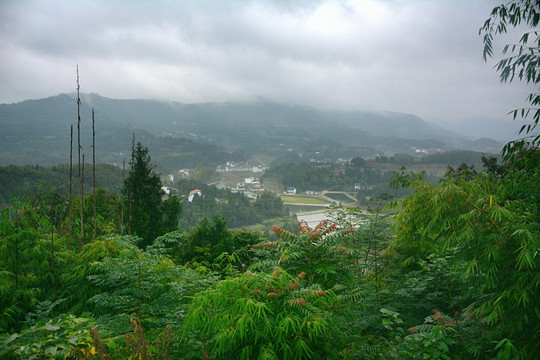 醉美乡村眺望五龙村