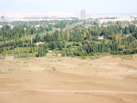 库木塔格沙漠景区