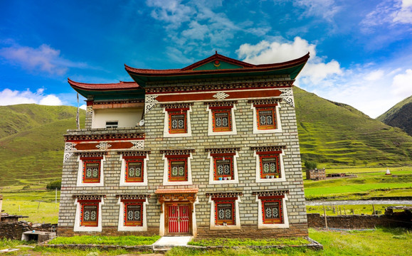 川藏线上的藏式建筑
