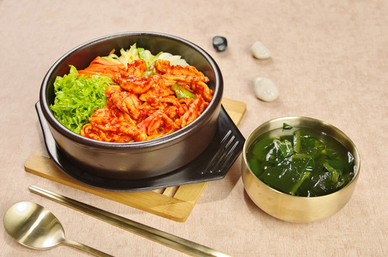 石鍋雞肉飯