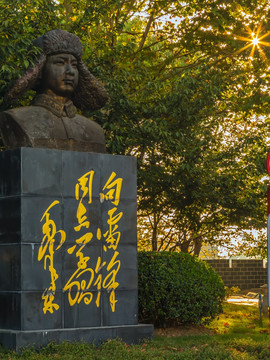 雷锋塑像