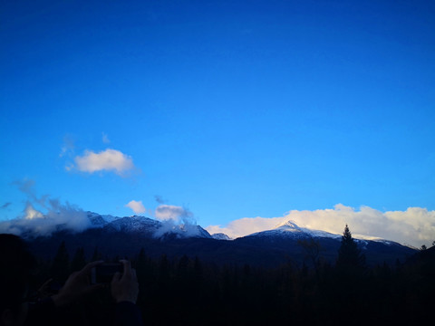 雪山背景