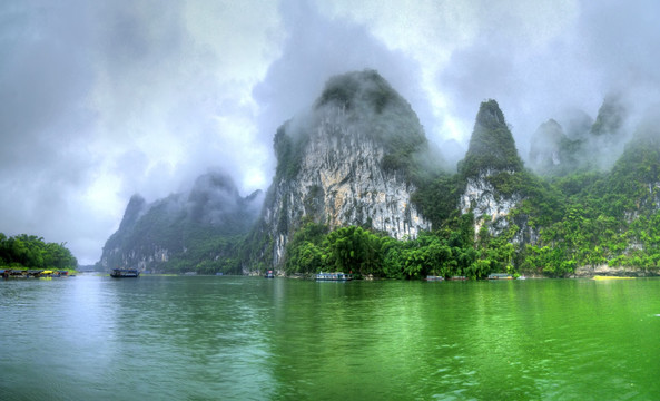 桂林阳朔漓江风光全景