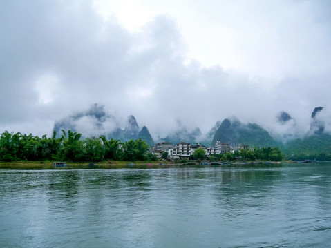 桂林小漓江沿岸民居风光