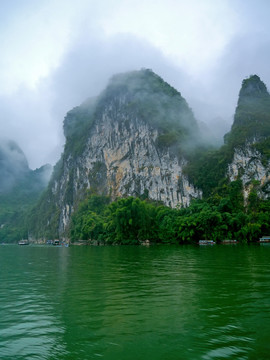 桂林阳朔漓江高山河流