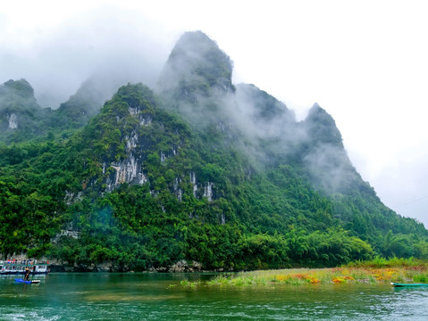 桂林阳朔漓江高山风光