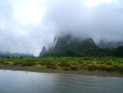 广西桂林漓江河滩