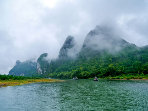 广西桂林阳朔漓江鲤鱼翅