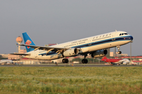 中国南方航空飞机起飞