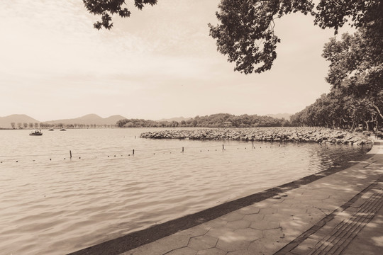 杭州西湖风景黑白照片
