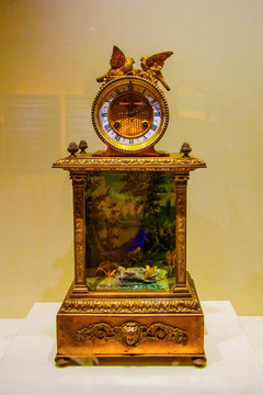 清代法国制造铜镀金鸟音座钟
