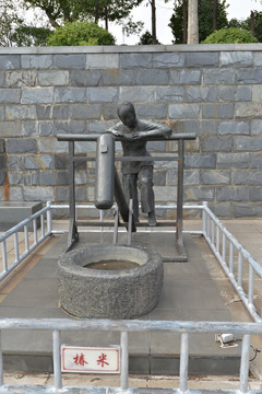 椿米雕像