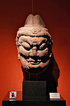 唐代天王石雕头像