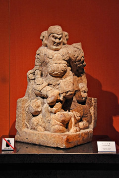 唐代天王石像