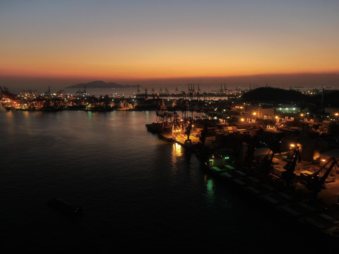 航拍蛇口港夜景