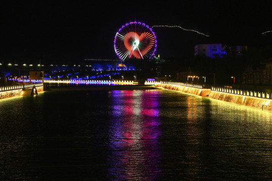 青海海西德令哈巴音河摩天轮夜景