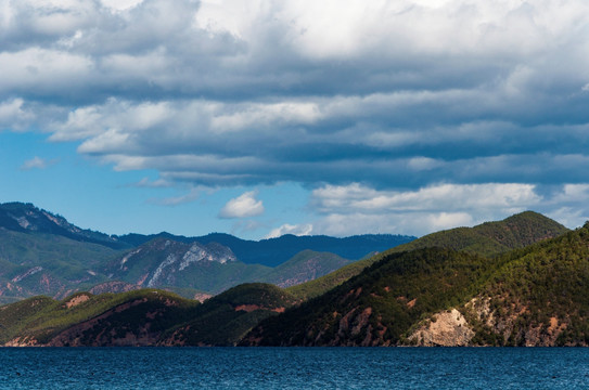 泸沽湖风光