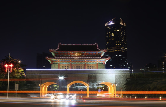 朝京门夜景