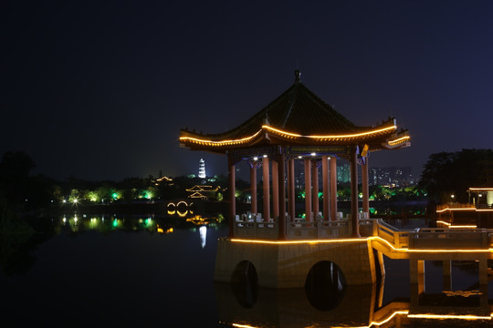 荔清风情夜景