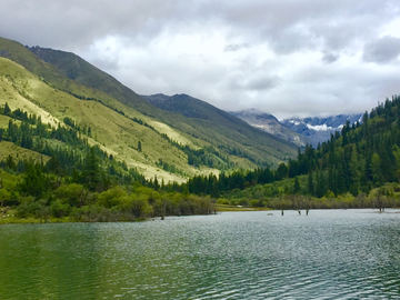 高山湖泊