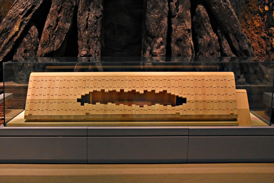巨型独木棺