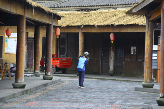 成都非遗博览园百家宴美食街区