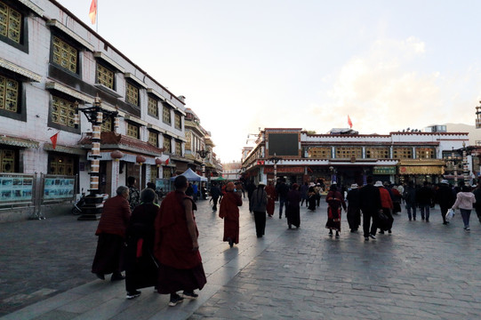 拉萨大昭寺八廓街风貌